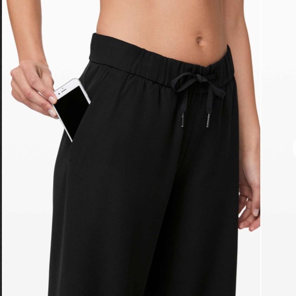 Lululemon On the Fly Wide-Leg 7/8 Pant Woven size 6 - Picture 2 of 10